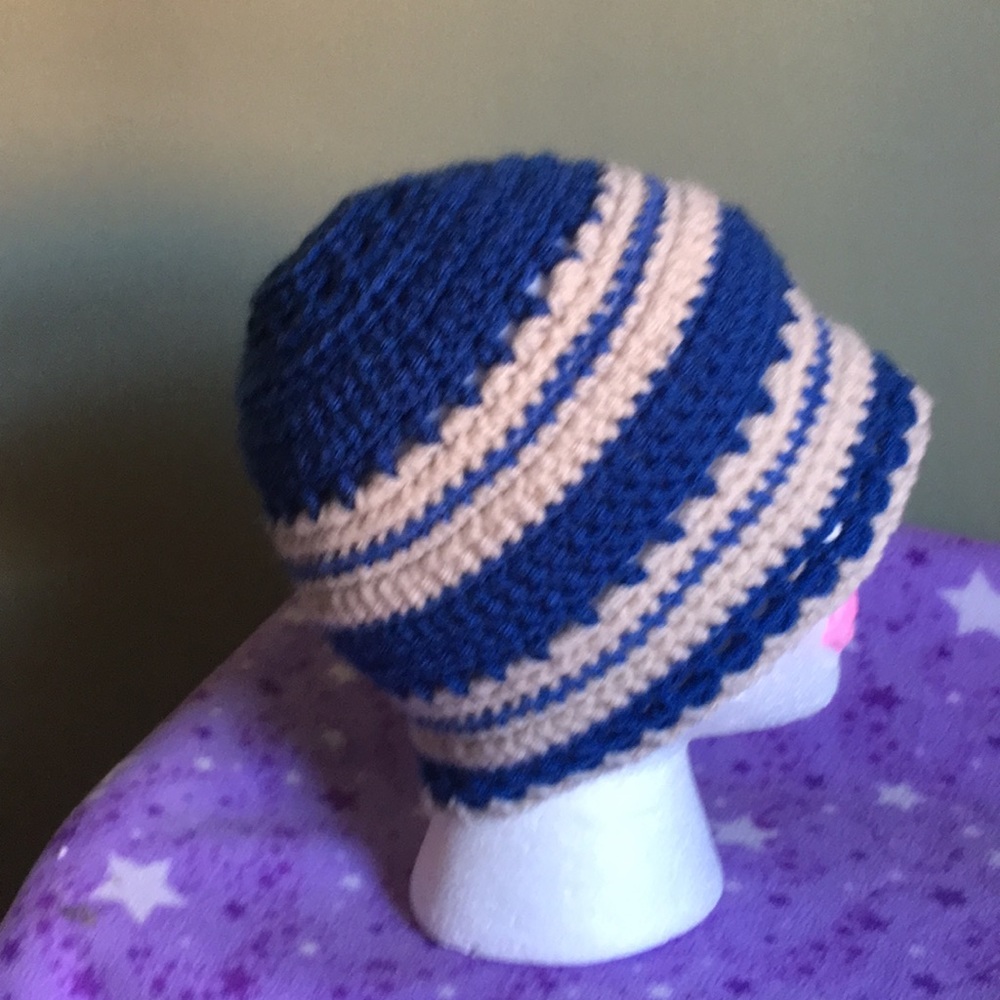 Flower hat 2/$20 medium acrylic - Picture 3 of 4